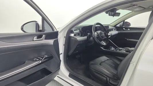 Kia K5 3 2.0 2022 10