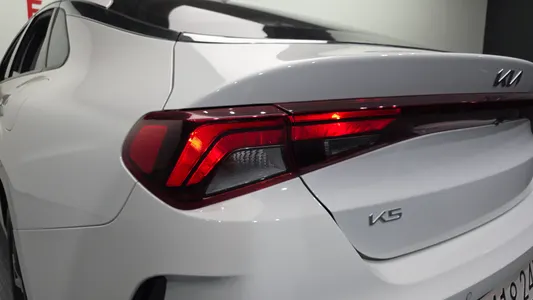 Kia K5 3 2.0 2022 23