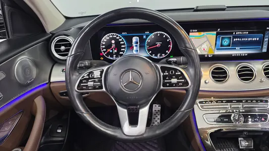 Mercedes-Benz E-Class W213 E300 AMG Line 2019 14