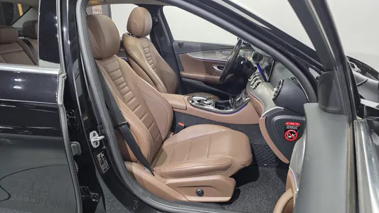 Mercedes-Benz E-Class W213 E300 AMG Line 2019 26