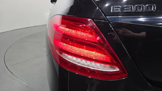 Mercedes-Benz E-Class W213 E300 AMG Line 2019 23