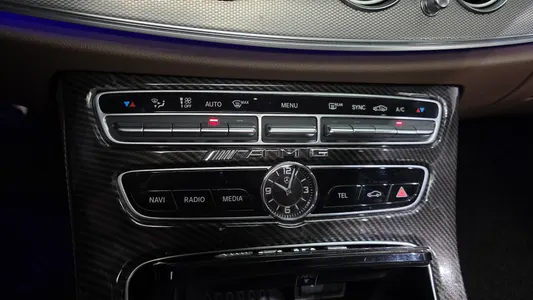 Mercedes-Benz E-Class W213 E300 AMG Line 2019 32