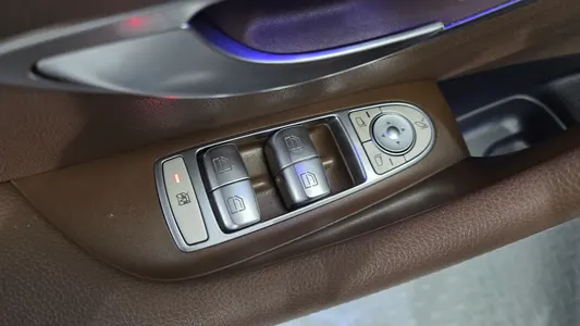 Mercedes-Benz E-Class W213 E300 AMG Line 2019 38