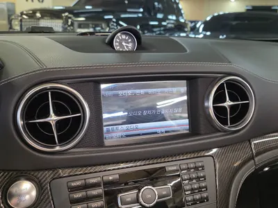 Mercedes-Benz SL-Class SL63 AMG 2016 13
