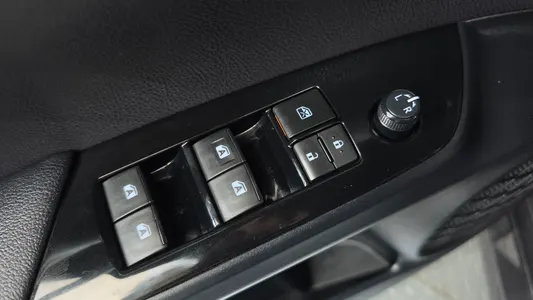 Toyota 4 1.8 E 2017 27