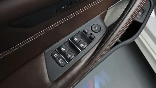BMW 5 Series (G30) 530i M 2018 30
