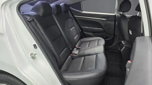 Hyundai AD 1.6 2019 26