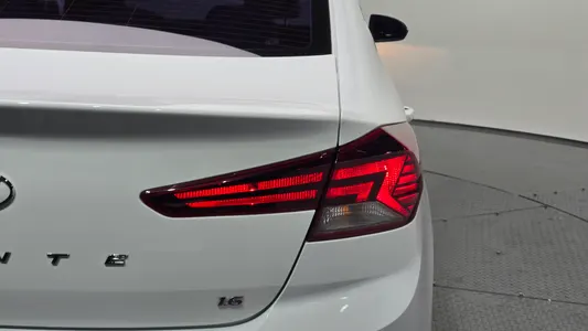 Hyundai AD 1.6 2019 23