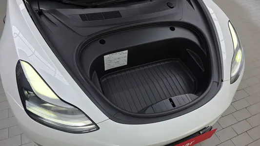 Tesla 3 AWD 2021 6