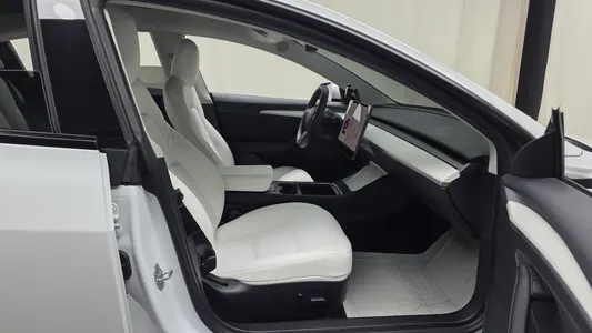Tesla 3 AWD 2021 11