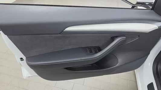 Tesla 3 AWD 2021 25