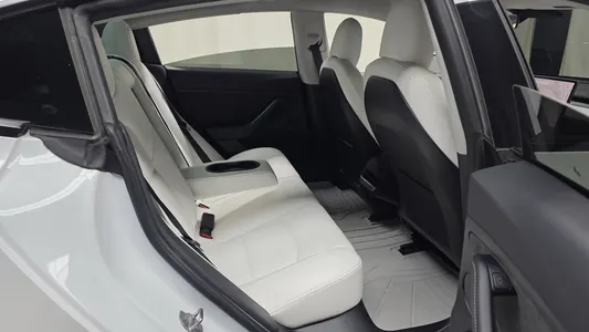 Tesla 3 AWD 2021 27