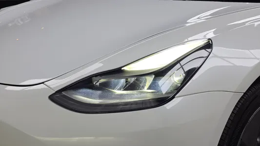 Tesla 3 AWD 2021 23