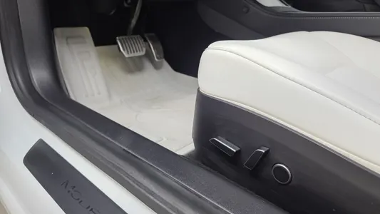 Tesla 3 AWD 2021 28