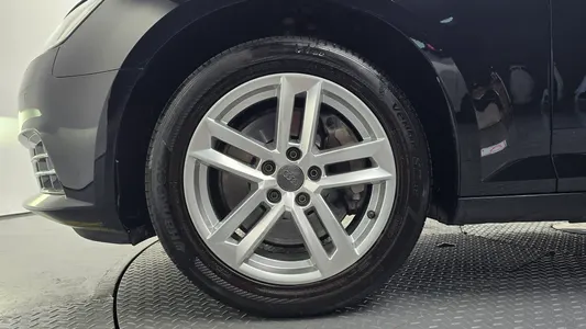 Audi A4 (B9) 45 TFSI 2016 4