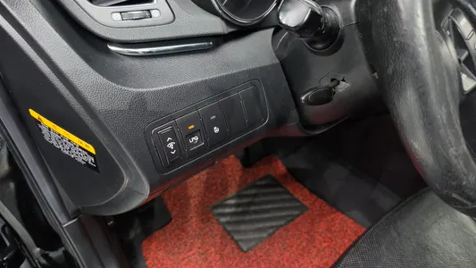 Kia K7 LPI VG270 2011 27