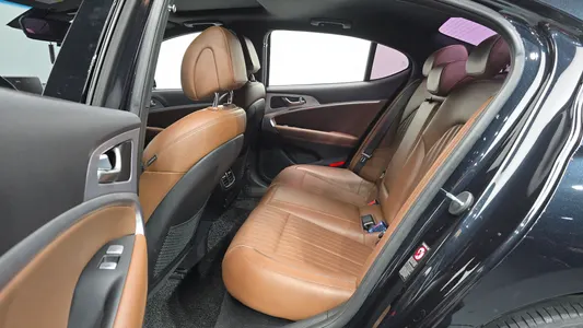 Genesis G70 2.0T 2019 12