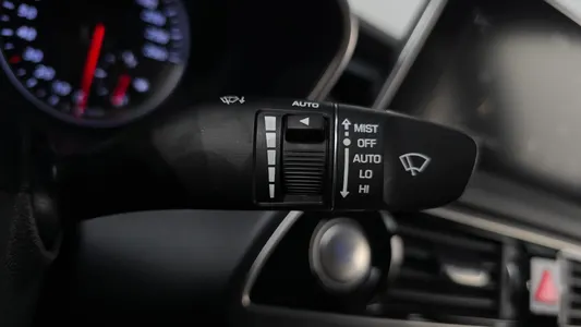 Genesis G70 2.0T 2019 31