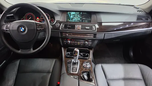 BMW 5 Series (F10) 528i xDrive 2013 7