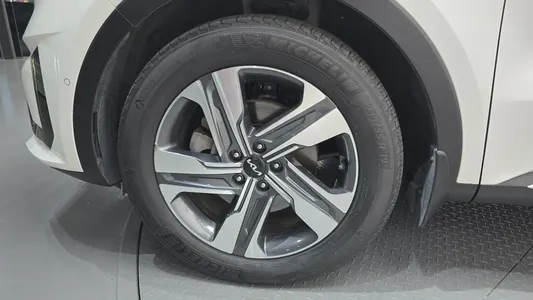 Kia 4 HEV 1.6 2WD 2022 5
