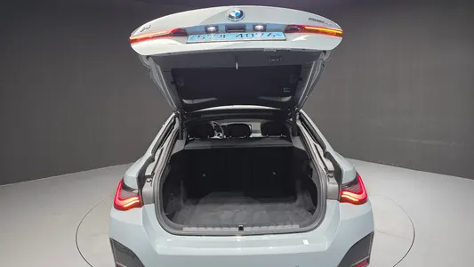 BMW i4 eDrive40 M 2023 17