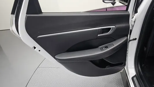 Hyundai (DN8) 2.0 LPG() 2019 25
