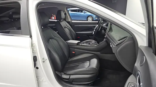 Hyundai (DN8) 2.0 LPG() 2019 26