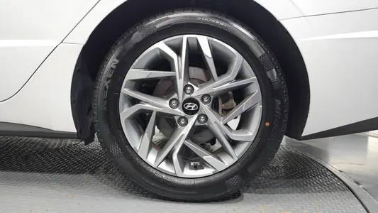 Hyundai (DN8) 2.0 LPG() 2019 21