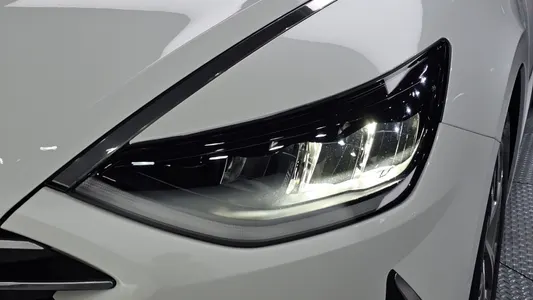 Hyundai (DN8) 2.0 LPG() 2019 22
