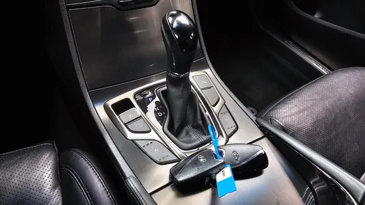 Hyundai HG 2014 9