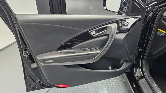 Hyundai HG 2014 24