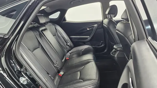 Hyundai HG 2014 26
