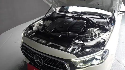 Mercedes-Benz E-Class W214 E300 4MATIC AMG Line 2024 6