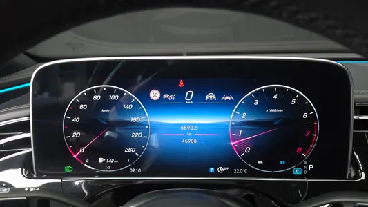 Mercedes-Benz E-Class W214 E300 4MATIC AMG Line 2024 8