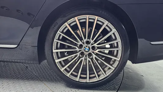 BMW 7 Series (G11) 730d xDrive 2021 5