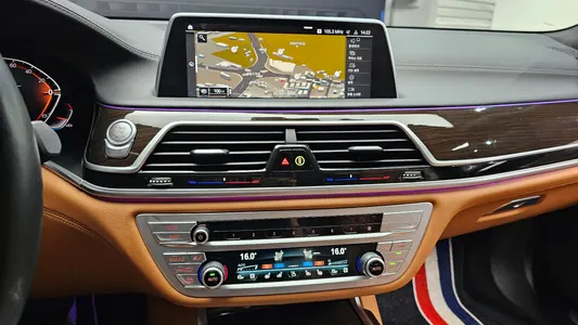 BMW 7 Series (G11) 730d xDrive 2021 14