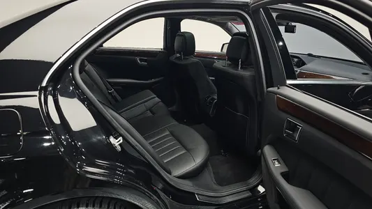 Mercedes-Benz E-Class W212 E300 2012 11