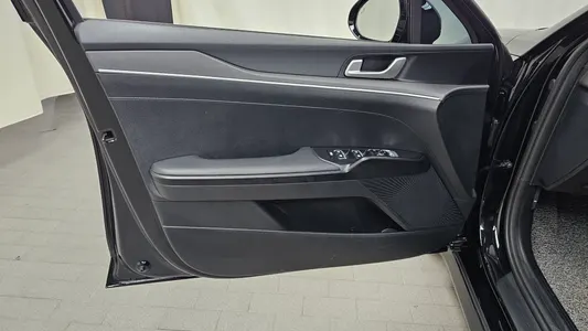 Kia K5 3 2.0 LPI() 2023 24