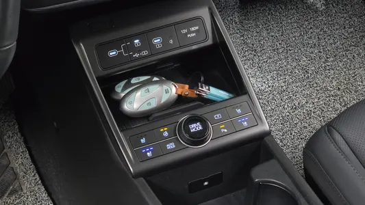 Hyundai (SX2) 2025 33