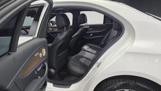 Mercedes-Benz E-Class W213 E300e 4MATIC 2021 11