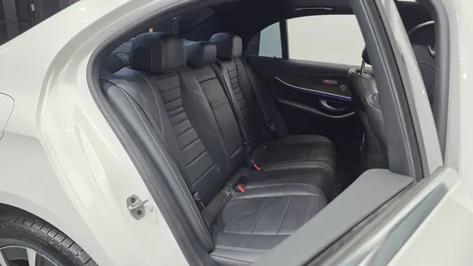 Mercedes-Benz E-Class W213 E300e 4MATIC 2021 12