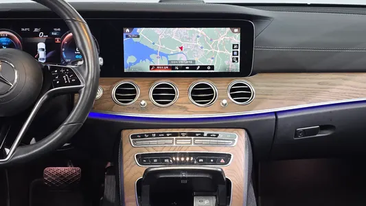 Mercedes-Benz E-Class W213 E300e 4MATIC 2021 13