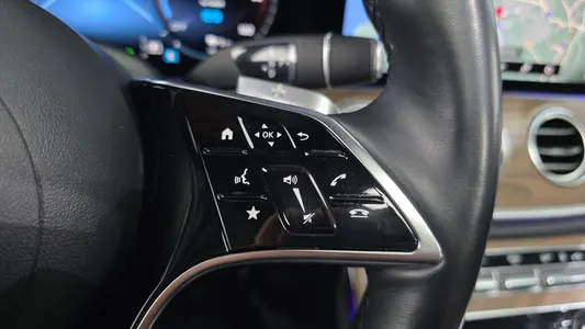 Mercedes-Benz E-Class W213 E300e 4MATIC 2021 17