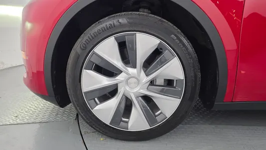 Tesla Y AWD 2022 5