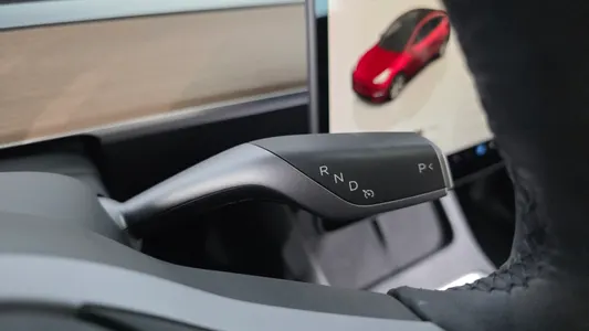Tesla Y AWD 2022 9