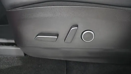 Tesla Y AWD 2022 14