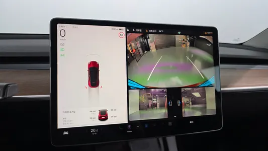 Tesla Y AWD 2022 15