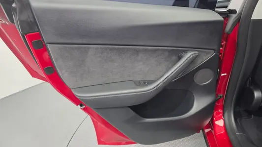 Tesla Y AWD 2022 25