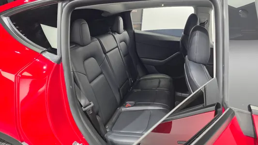 Tesla Y AWD 2022 26