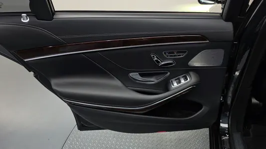 Mercedes-Benz S-Class W222 S560L 4MATIC 2019 25